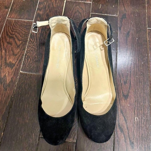 Marc Fisher Shoes - Marc Fisher Suede heels